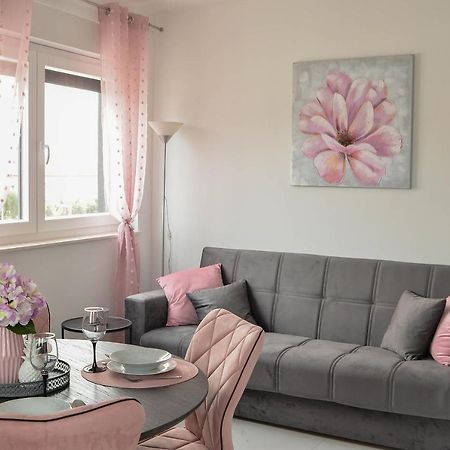 Apartment Laura 扎达尔 外观 照片