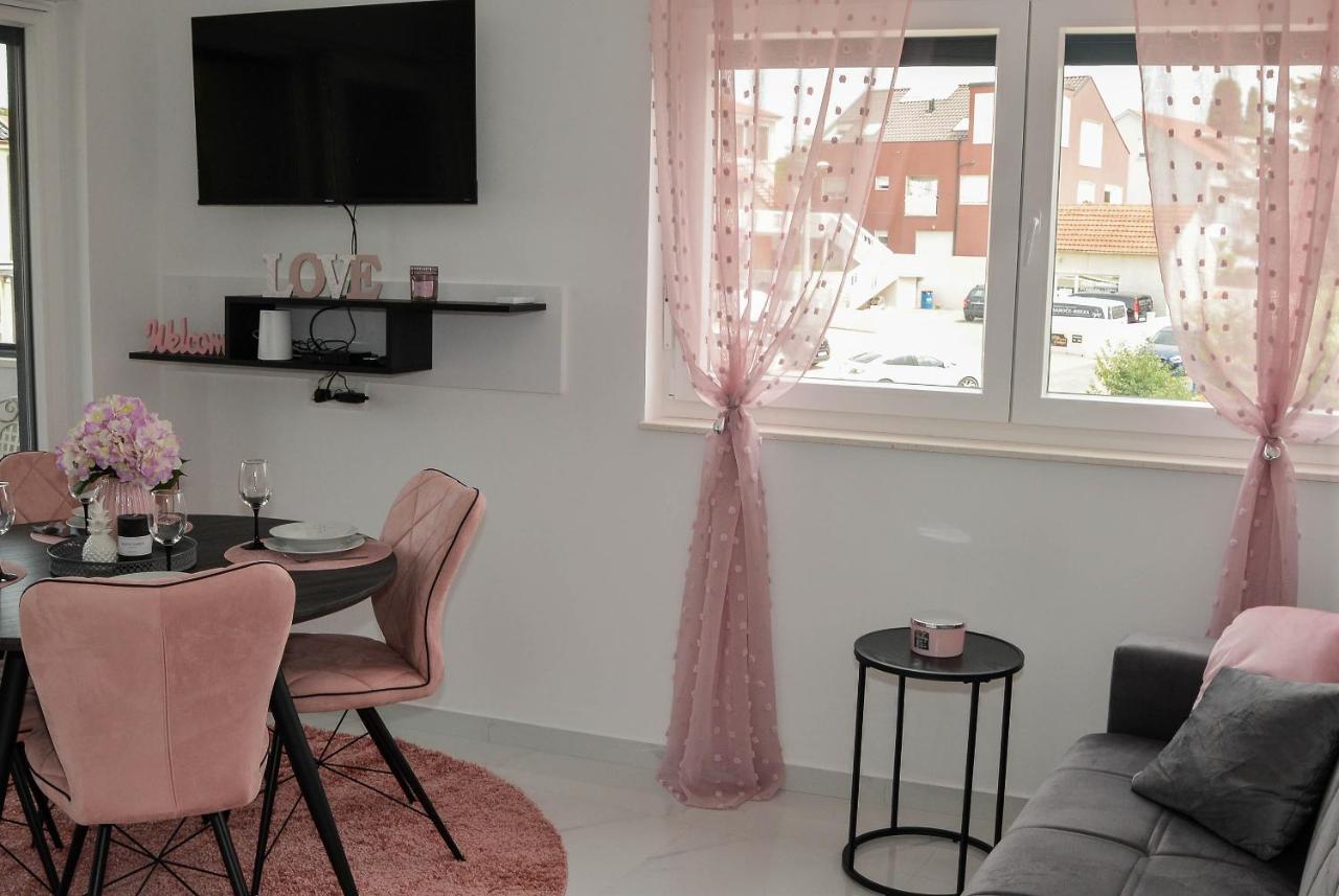 Apartment Laura 扎达尔 外观 照片