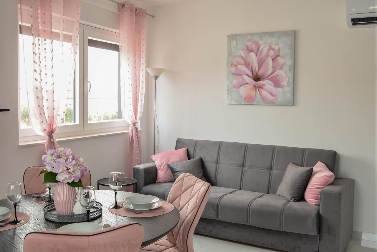 Apartment Laura 扎达尔 外观 照片