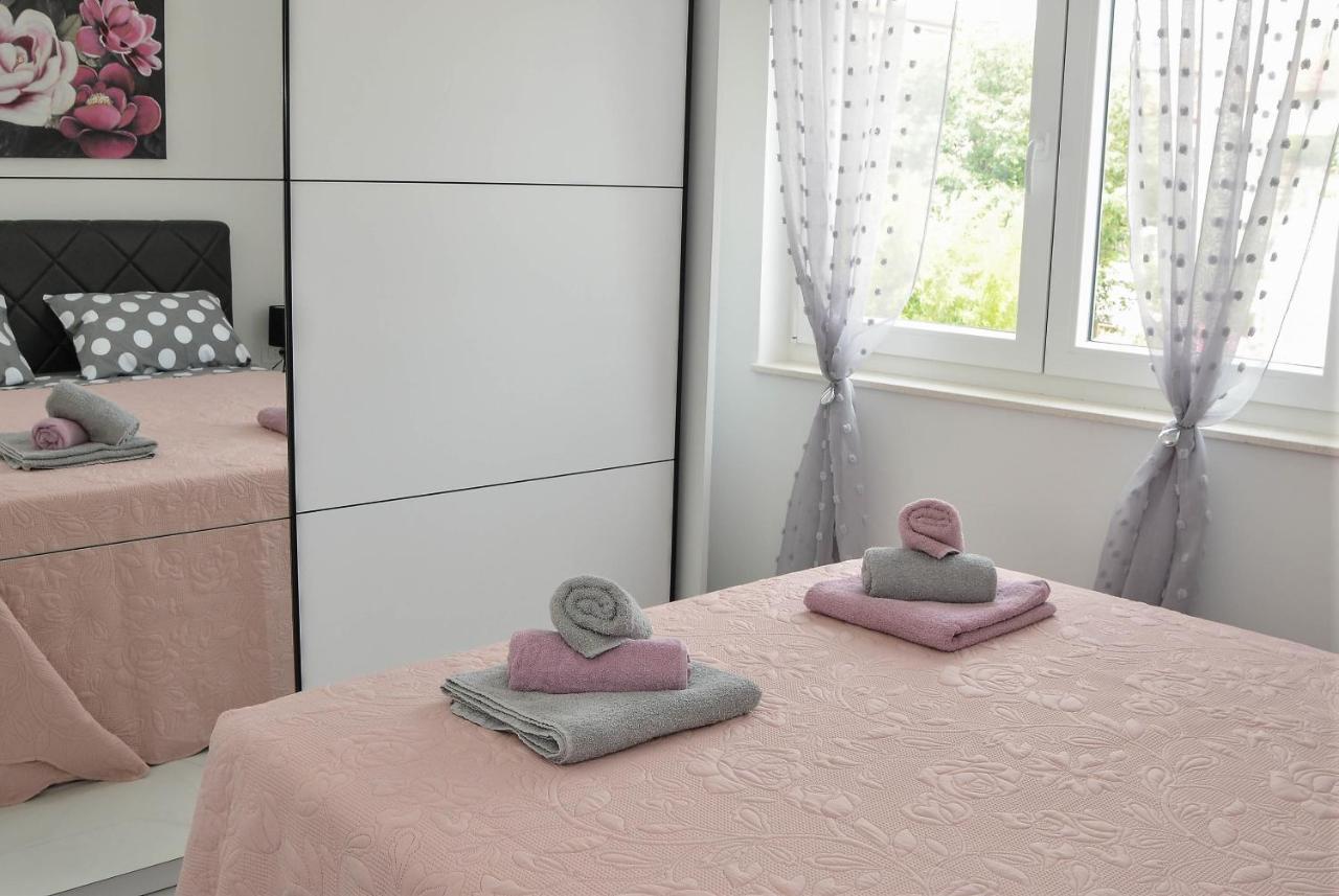 Apartment Laura 扎达尔 外观 照片