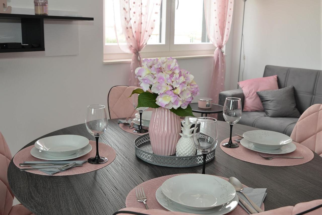Apartment Laura 扎达尔 外观 照片