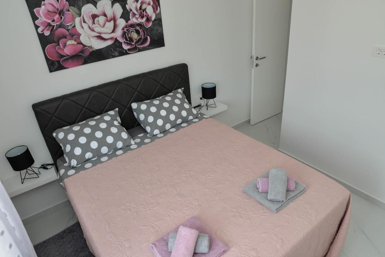 Apartment Laura 扎达尔 外观 照片