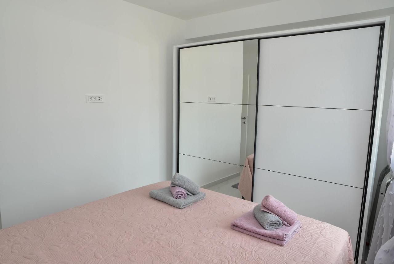 Apartment Laura 扎达尔 外观 照片