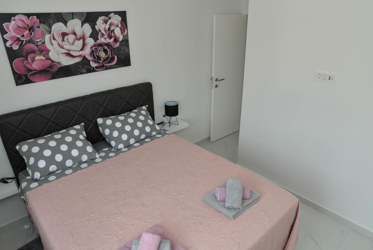 Apartment Laura 扎达尔 外观 照片